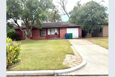 208 Richmond Street, Angleton, TX 77515 - Photo 1