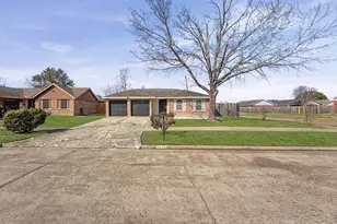 4702 Croker Ridge Rd, Houston, TX 77053 - Photo 2