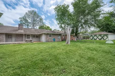 10306 Bob White Drive, Houston, TX 77096 - Photo 22