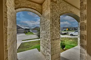 1010 Fannin St, Brenham, TX 77833 - Photo 4