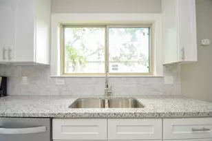 6114 Wedgefield St, Houston, TX 77028 - Photo 26