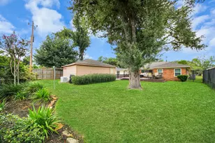 6403 Waltway Dr, Houston, TX 77008 - Photo 32