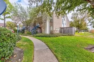 3900 Woodchase Dr, Houston, TX 77042 - Photo 18