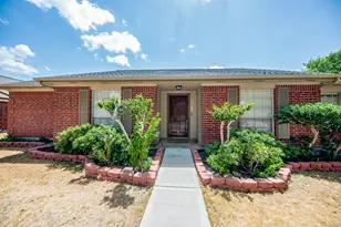 13211 Rosstown Dr, Sugar Land, TX 77478 - Photo 2