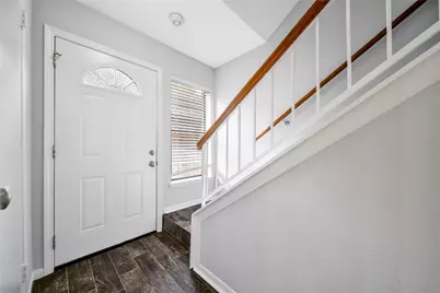 10 E Willowwood Court, The Woodlands, TX 77381 - Photo 2