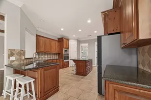 51 English Oak Ct, Lake Jackson, TX 77566 - Photo 16