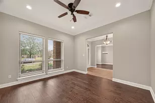 51 English Oak Ct, Lake Jackson, TX 77566 - Photo 8