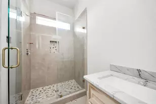 1703 Orr St, Houston, TX 77009 - Photo 32