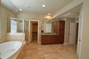 9006 Harbor Hills Dr E, Houston, TX 77054 - Photo 10