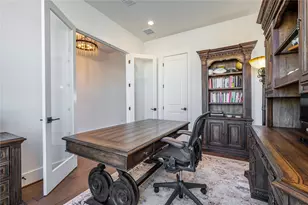 2010 Southern Landings Dr, Manvel, TX 77583 - Photo 10