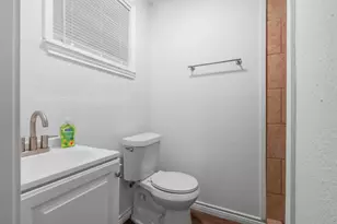 3619 Ave S, Galveston, TX 77550 - Photo 36