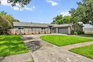 15319 Diana Ln, Houston, TX 77062 - Photo 6
