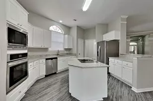 3922 Wildwood Valley Ct, Houston, TX 77345 - Photo 4