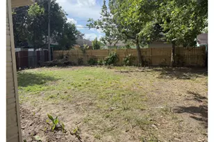 5934 Southtown St, Houston, TX 77033 - Photo 18