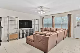 12707 Sandbur Valley Way, Houston, TX 77045 - Photo 8
