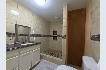 138 Blanchard Loop, Danbury, TX 77534 - Photo 6