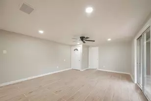 5874 Reed Rd, Houston, TX 77033 - Photo 14