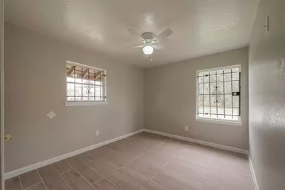 5874 Reed Road, Houston, TX 77033 - Photo 22