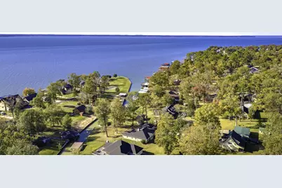 411 Resort Dr, Livingston, TX 77351 - Photo 1