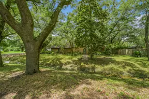 218 Hardy St, Bacliff, TX 77518 - Photo 12