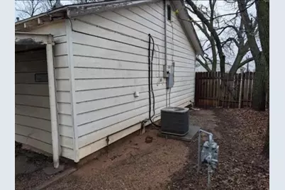 201 S Park Avenue, Iowa Park, TX 76367 - Photo 2