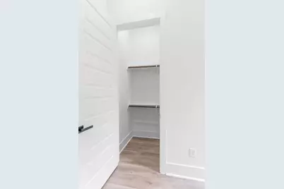 5705 Dolores Street #B, Houston, TX 77057 - Photo 8