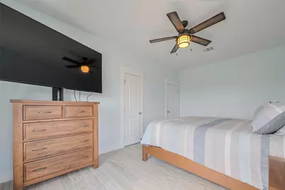 1126 Island Boulevard, Crystal Beach, TX 77650 - Photo 24