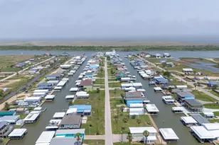 1126 Island Blvd, Crystal Beach, TX 77650 - Photo 50