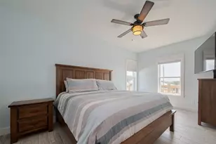 1126 Island Blvd, Crystal Beach, TX 77650 - Photo 22