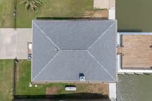 1126 Island Blvd, Crystal Beach, TX 77650 - Photo 48