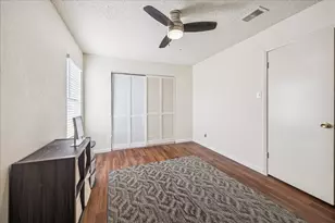 6317 Peacock Hills Dr, Houston, TX 77035 - Photo 10