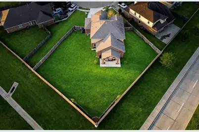 8606 Morning Dove Lane, Baytown, TX 77521 - Photo 2