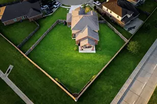 8606 Morning Dove Ln, Baytown, TX 77521 - Photo 2