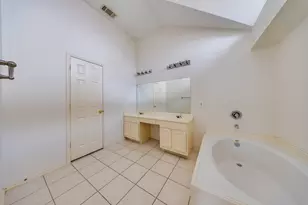 16022 Sugar Tree Dr, Houston, TX 77070 - Photo 36