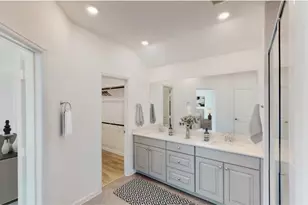 2813 Ravine Bluffs Ct, League City, TX 77573 - Photo 10