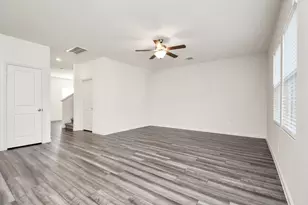7810 Carrotwood Ct, Houston, TX 77049 - Photo 16