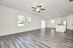 7810 Carrotwood Ct, Houston, TX 77049 - Photo 18