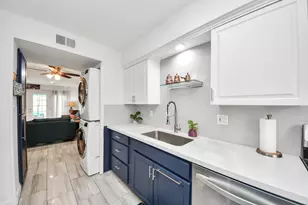 12757 S Huntingwick Dr S, Houston, TX 77024 - Photo 14