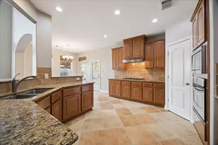 14126 Bloomingdale Manor Dr, Cypress, TX 77429 - Photo 10