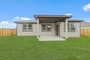 3609 Crawford St, Bay City, TX 77414 - Photo 4