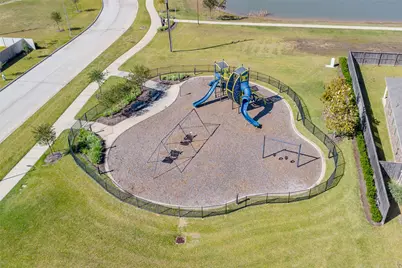 7427 Bartoncliff Drive, Katy, TX 77493 - Photo 18