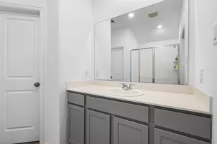 7427 Bartoncliff Dr, Katy, TX 77493 - Photo 10