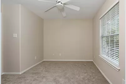 10 Peachridge Place, The Woodlands, TX 77382 - Photo 16