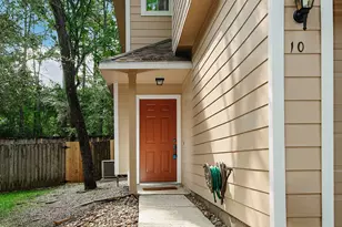 10 Peach Ridge Pl, The Woodlands, TX 77382 - Photo 2