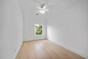 310 E 28th St, Houston, TX 77008 - Photo 14