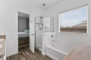 140 Mustang Stampede Dr, La Marque, TX 77568 - Photo 24