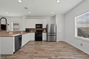 140 Mustang Stampede Dr, La Marque, TX 77568 - Photo 20