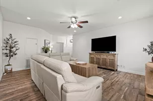 140 Mustang Stampede Dr, La Marque, TX 77568 - Photo 12