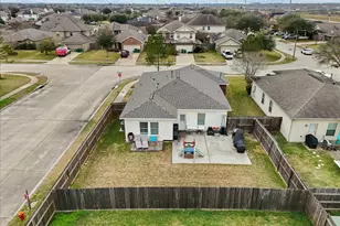 140 Mustang Stampede Dr, La Marque, TX 77568 - Photo 6