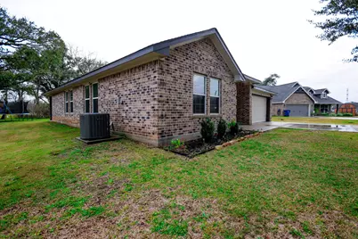 62 Nelson Court, Jones Creek, TX 77541 - Photo 4